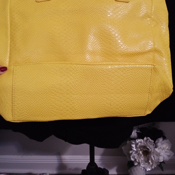 Neiman Marcus Yellow Purse Vegan Leather Spring Tote 💛 - Picture 6 of 7